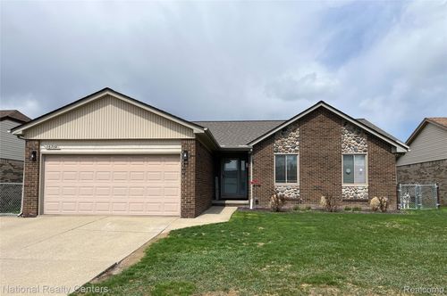 15719 Golden Dr, Macomb, MI, 48044-3166 | Card Image
