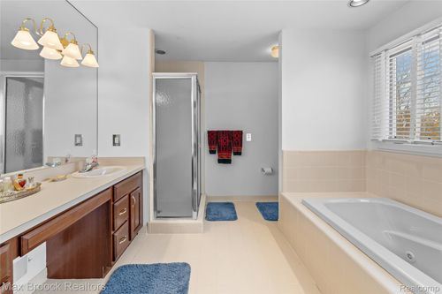 41450 Mission Ln, Novi, MI, 48375-5247 | Card Image