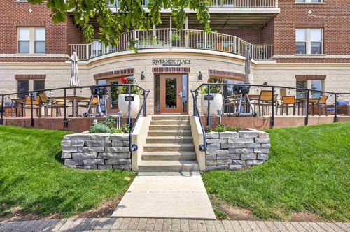 326a-118 S Washington Street, GREEN BAY, WI, 54301 | Card Image