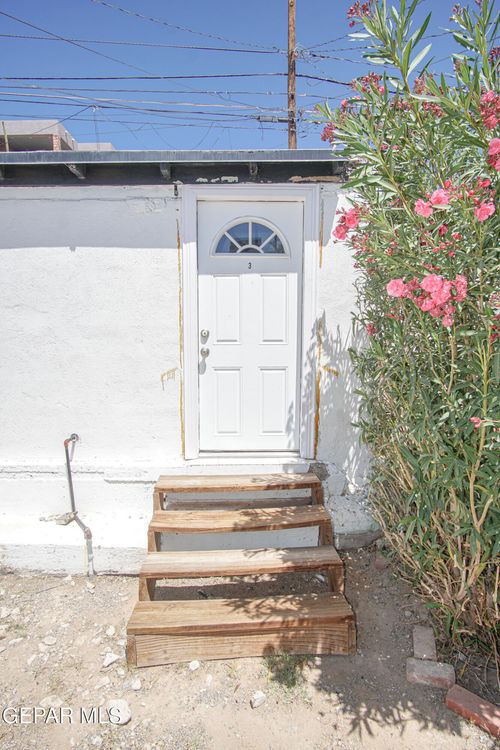 3-2111 Portland Ave, El Paso, TX, 79930-1207 | Card Image