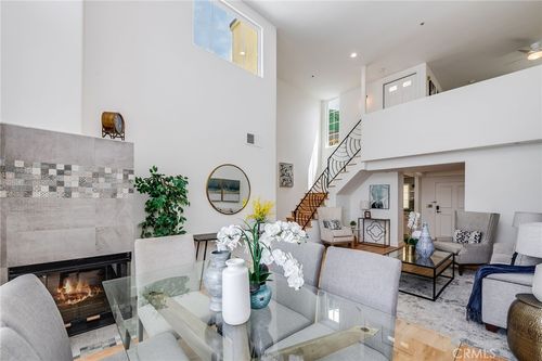 apt-306-10824 Bloomfield St, Toluca Lake, CA, 91602-3918 | Card Image
