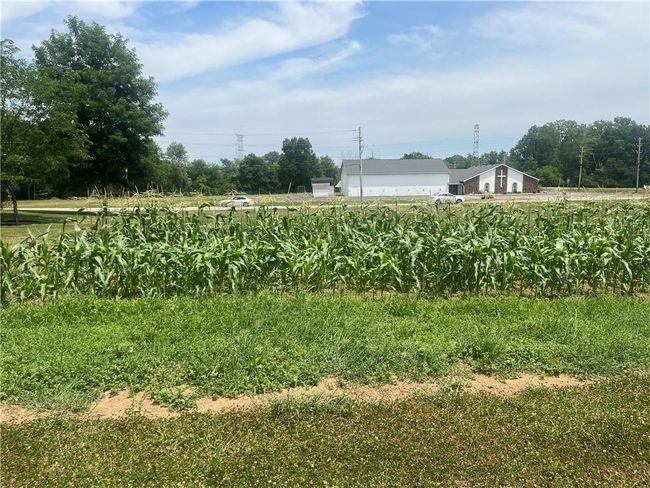 1112 Bridgeport Rd, House other with 3 bedrooms, 1 bathrooms and null parking in Indianapolis IN | Image 5