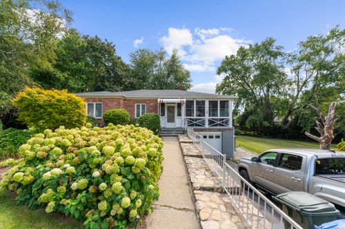 17 Ridgewood Dr, Norwich, CT, 06360-7314 | Card Image