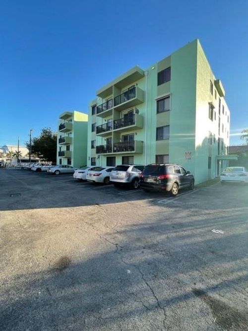 apt-105-1530 Sw 2nd St, MIAMI, FL, 33135-2138 | Card Image