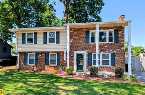 5962 Village Ln, Roanoke, VA, 24019-4932 | Card Image