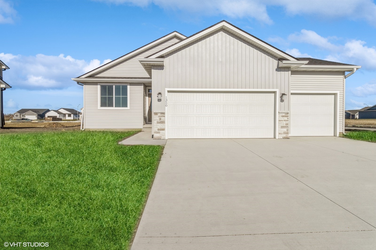 Cedar St, Waukee, IA 50263