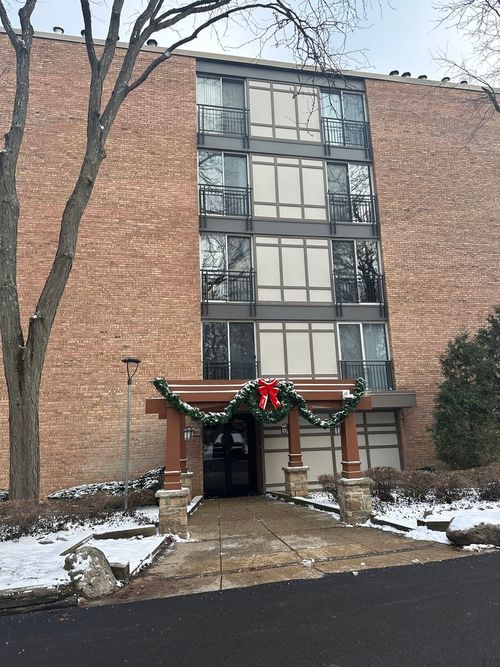 unit-5g-5800 Oakwood Dr, Lisle, IL, 60532-2927 | Card Image