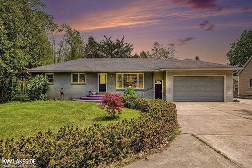 46502 Woodall Road, Shelby Charter Township, MI, 48317 | Card Image