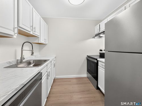 c3-59 Glade St, West Haven, CT, 06516-2620 | Card Image