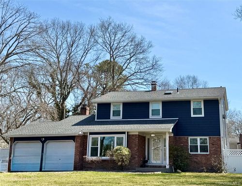 8 Chauncey Lane, Brookhaven, NY, 11727 | Card Image