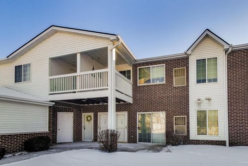 unit-703-2825 11th Pl, Kenosha, WI, 53140-6415 | Card Image