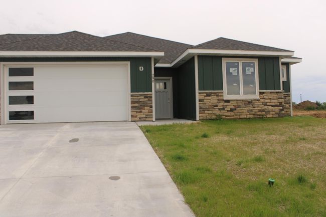 Front Entry | Image 16