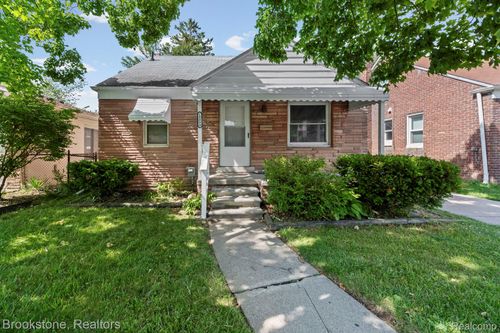18099 Rosetta Ave, Eastpointe, MI, 48021-2629 | Card Image