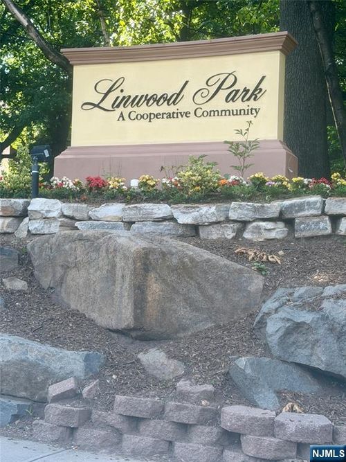 3061 Edwin, Fort Lee, NJ, 07024 | Card Image
