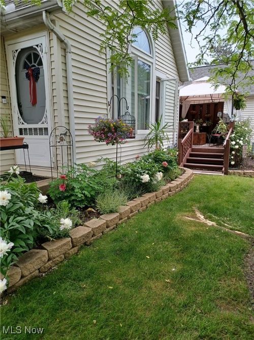 7157 Lochness Dr, Concord Township, OH, 44077-9597 | Card Image