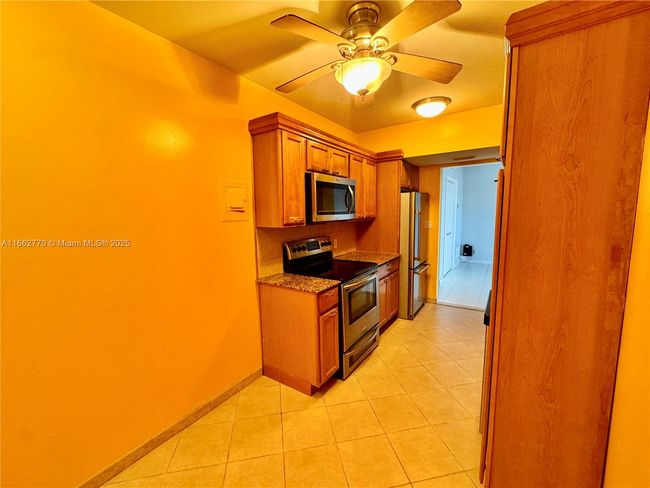 APT-506 - 4330 Hillcrest Dr, Condo with 1 bedrooms, 2 bathrooms and null parking in Hollywood FL | Image 7