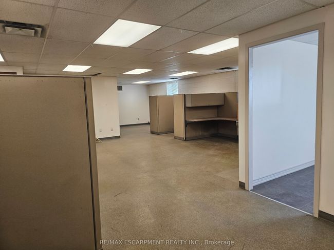 237 Arvin Ave, Home with 0 bedrooms, 1 bathrooms and null parking in Stoney Creek ON | Image 7
