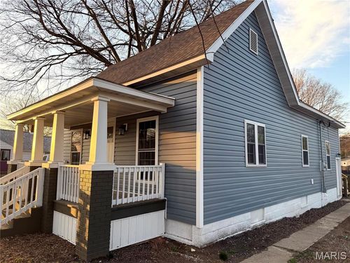 402 W Pine St, Percy, IL, 62272-1227 | Card Image