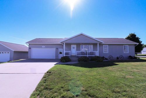 1301 1st St, Grundy Center, IA, 50638-1075 | Card Image
