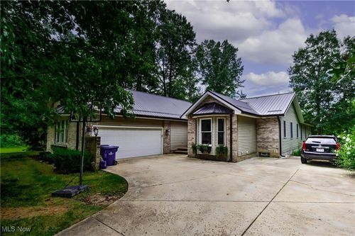 160 Beechwood Dr, Cortland, OH, 44410-1664 | Card Image