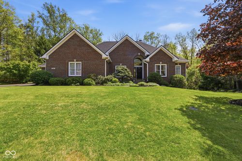8839 Summer Estate Dr, Indianapolis, IN, 46256-1552 | Card Image