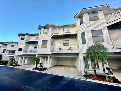 135 Shoals Cir, NORTH REDINGTON BEACH, FL, 33708-1584 | Card Image