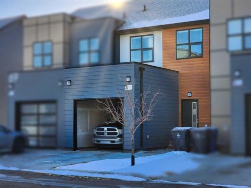 2-69 Aquitania Cir W, Lethbridge, AB, T1J5M5 | Card Image