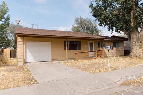 1230 E 17th N, Mountain Home, ID, 83647-1815 | Card Image