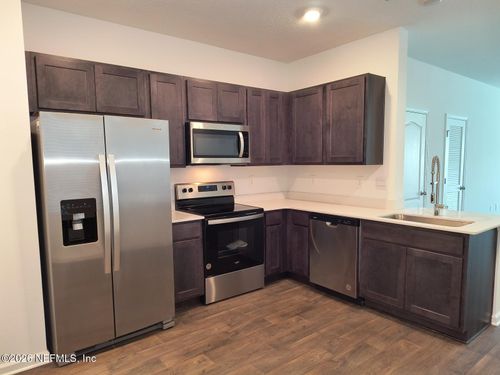 9318 Kiskadee Ct, JACKSONVILLE, FL, 32256-8660 | Card Image