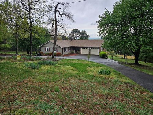 5024 Hill Haven Rd, Jonesville, NC, 28642-9566 | Card Image