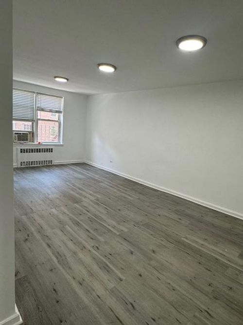 apt-4d-105 67th Rd, Forest Hills, NY, 11375-8201 | Card Image