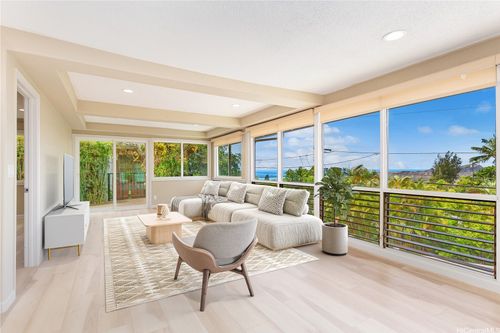 1898 Iwi Way, Honolulu, HI, 96816-3946 | Card Image