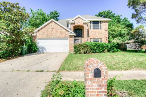 7025 Michael Dr, North Richland Hills, TX, 76182-3663 | Card Image