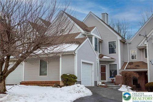 7923 Cross Creek Cir, Breinigsville, PA, 18031-1323 | Card Image