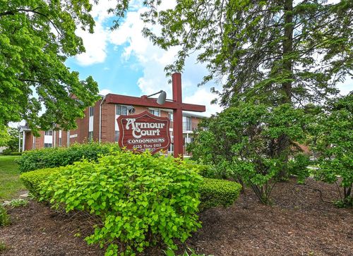9-6143 W Howard Avenue, Greenfield, WI, 53220 | Card Image