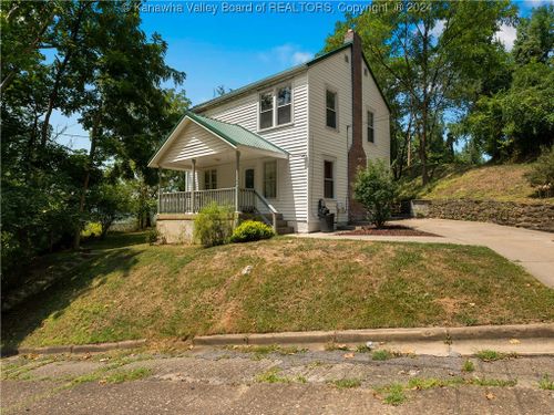 709 Bowen Street, Charleston, WV, 25301 | Card Image