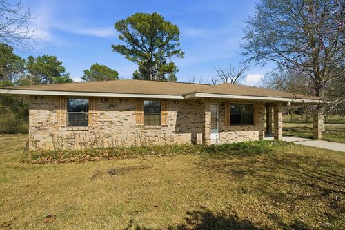 914 Oak Hill Rd, Poplarville, MS, 39470-7119 | Card Image