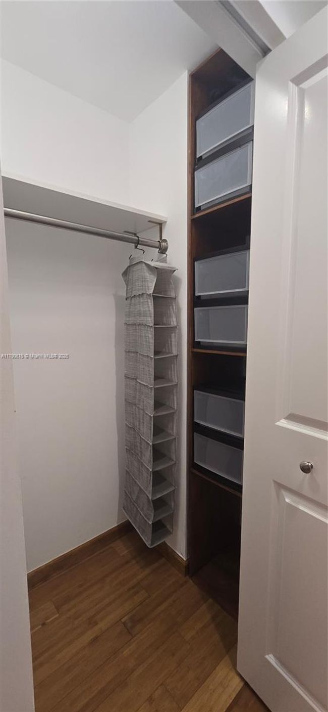APT-1024 - 7900 Harbor Island Dr, Condo with 1 bedrooms, 2 bathrooms and null parking in North Bay Village FL | Image 34