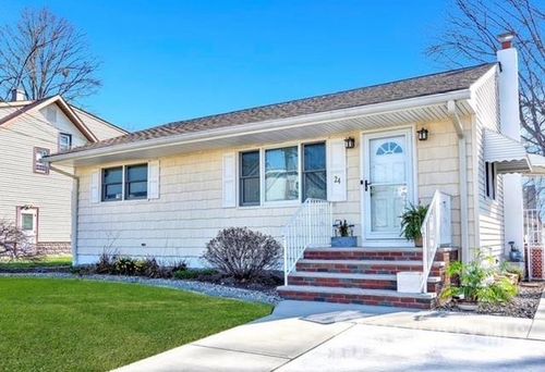 24 4th Ave, Port Reading, NJ, 07064-2004 | Card Image