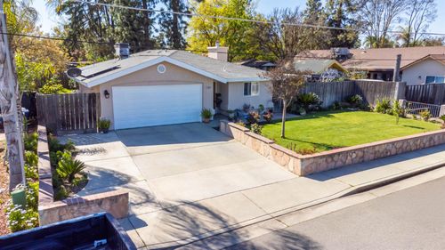 15481 W Middleton Ave, Kerman, CA, 93630-1289 | Card Image