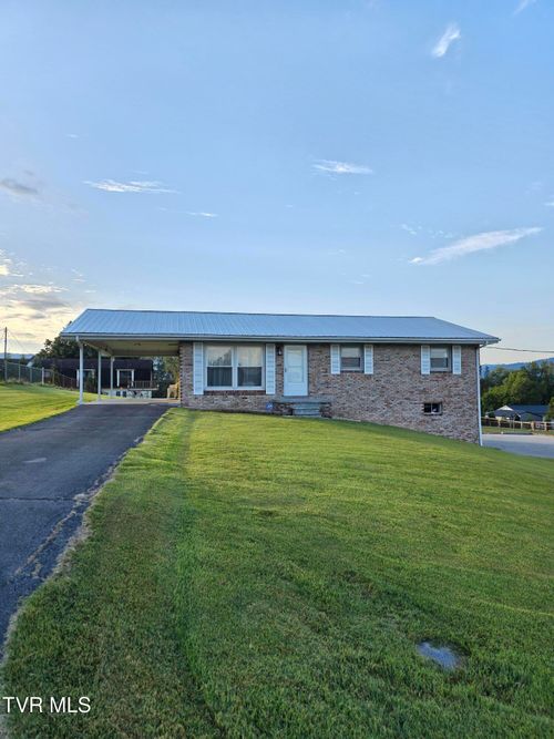 440 Devault St, Church Hill, TN, 37642-3400 | Card Image