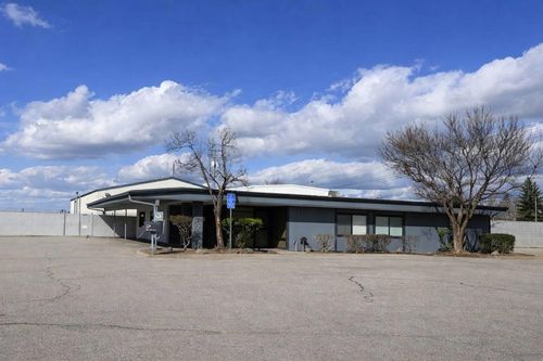 7700 Downing Ave, Bakersfield, CA, 93308-5012 | Card Image