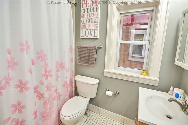 APT-231 - 1313 Lee St E, Condo with 2 bedrooms, 2 bathrooms and null parking in Charleston WV | Image 22