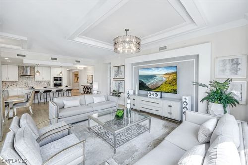 209-1135 3rd Ave S, Naples, FL, 34102-6562 | Card Image