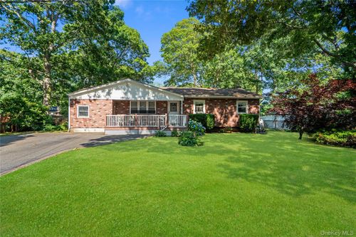 35 Corbin Ave, Shirley, NY, 11967-2705 | Card Image