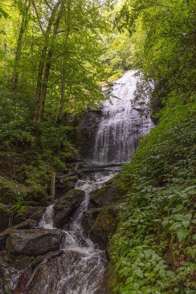 Community waterfall | Image 96