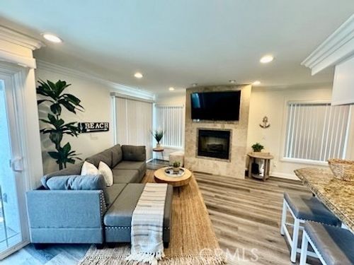 1-127 29th St, Newport Beach, CA, 92663-0402 | Card Image