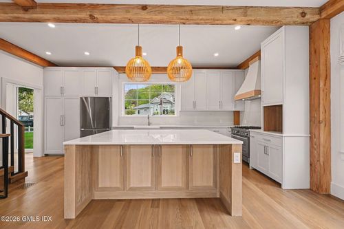 1 Cary Rd, Riverside, CT, 06878-1312 | Card Image