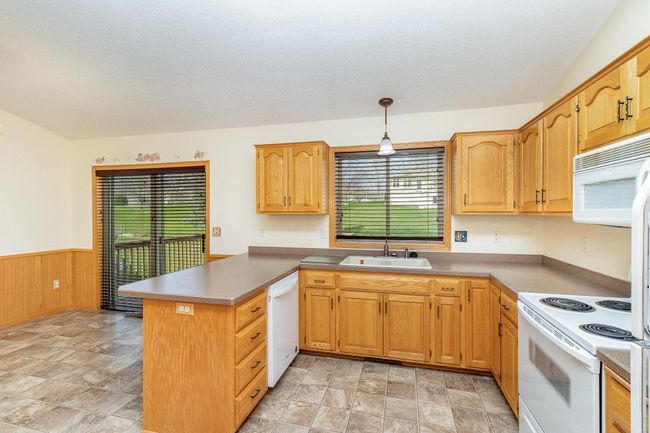 Custom oak cabinetry | Image 8