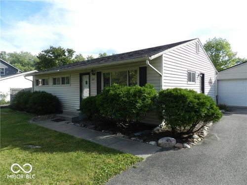 827 Oswego Rd, Carmel, IN, 46032-2642 | Card Image